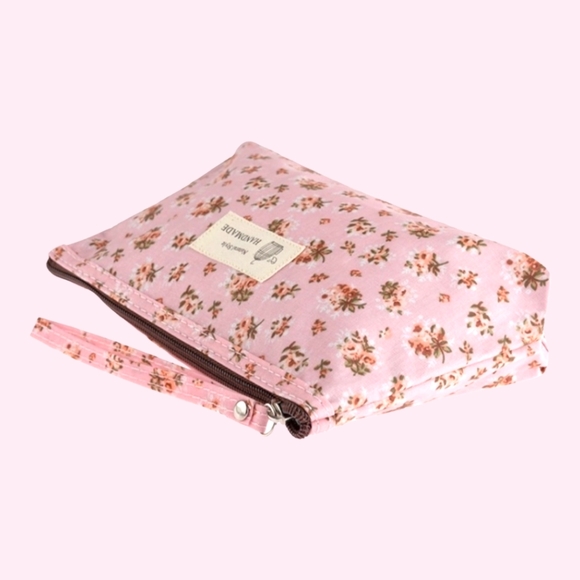 🌺NWT Floral Cosmetic Bag - Picture 2 of 3